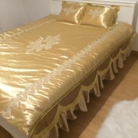 Zlatni prekrivač za krevet
